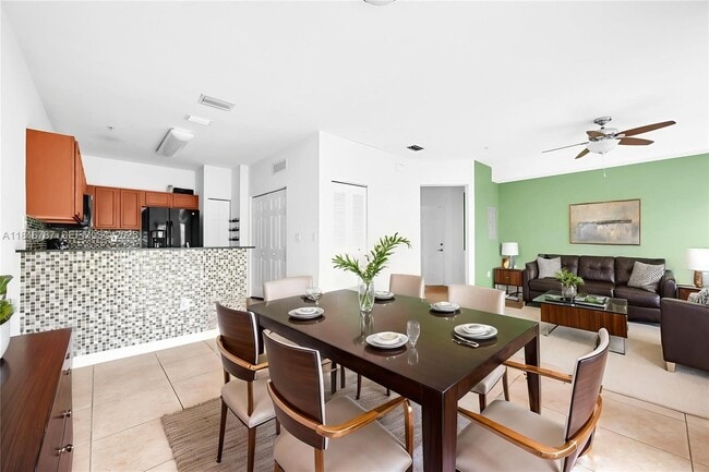 Building Photo - 10870 NW 88th Terrace Unit 202