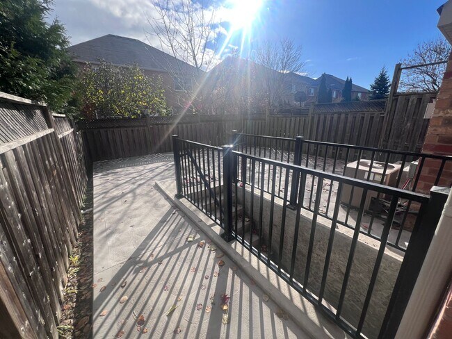 Photo - 3896 Skyview St Unité 2 Bed 1 bath Basement