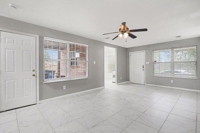 Photo - 1417 Hamburg St