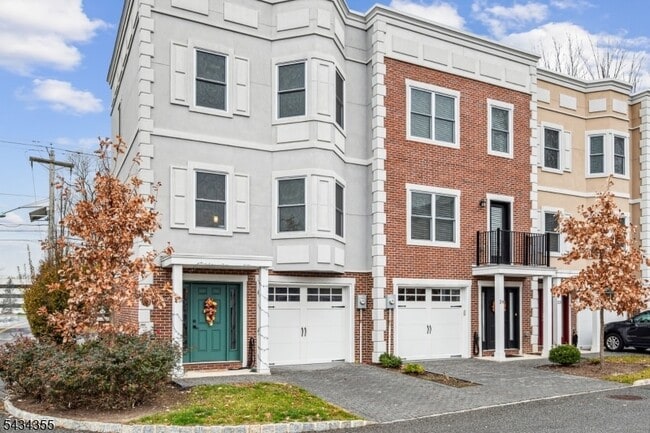 Building Photo - 25 Stonybrook Cir
