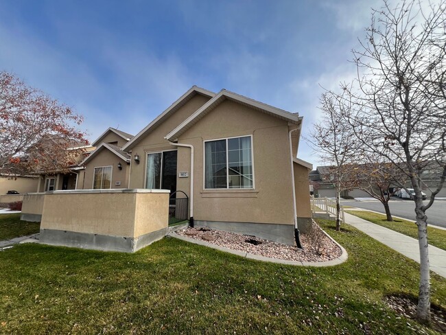 Stansbury Park Townhome with 3 Bedrooms - Stansbury Park Townhome with 3 Bedrooms