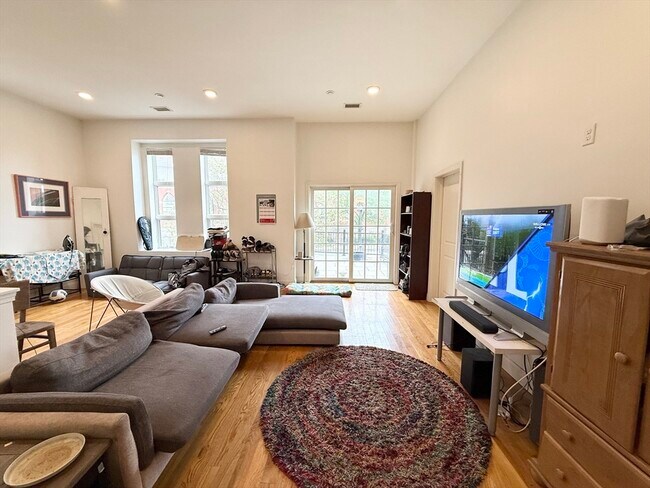 Photo - 409 Dudley St Unidad 2