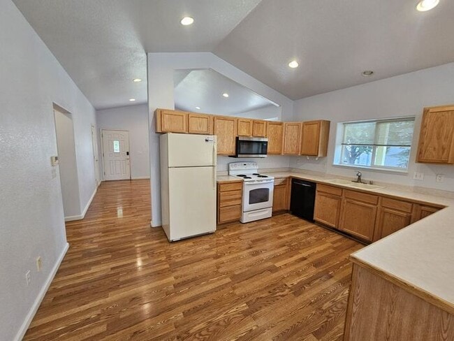 Photo - 3 bed 2 bath 2 Car Garage Cimarron Community Home FOR RENT!