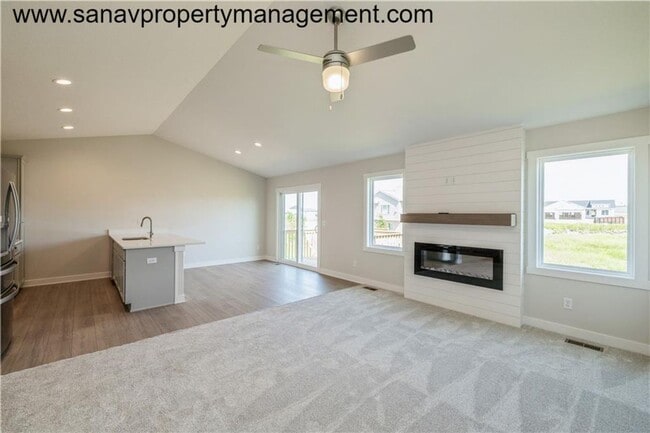 Photo - Beautiful 3 bedroom in Prime Waukee Location - Close to it ALL