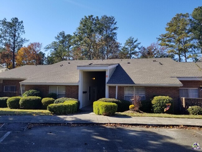 Building Photo - 108 Westcliff Cir Rental