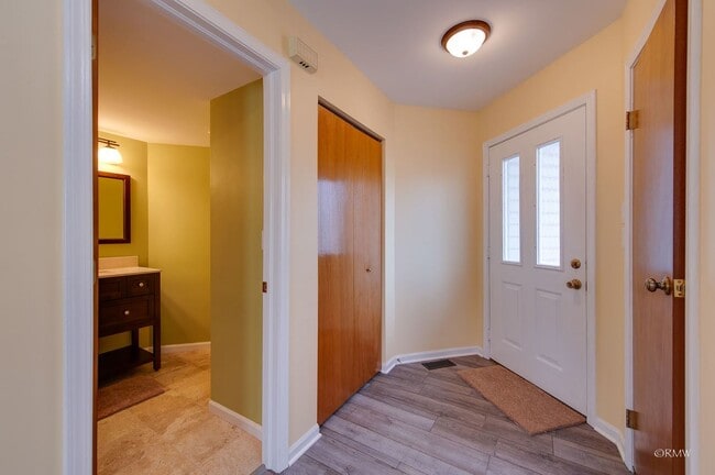 Photo - 344 Kildare Ct
