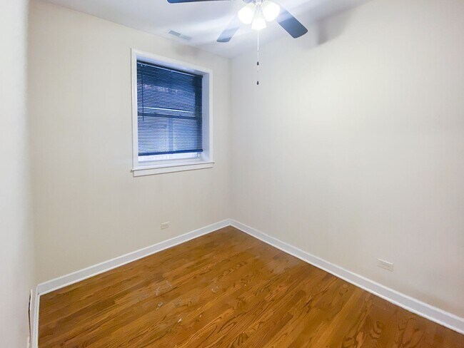 Photo - 850 W Cornelia Ave Unit 1S