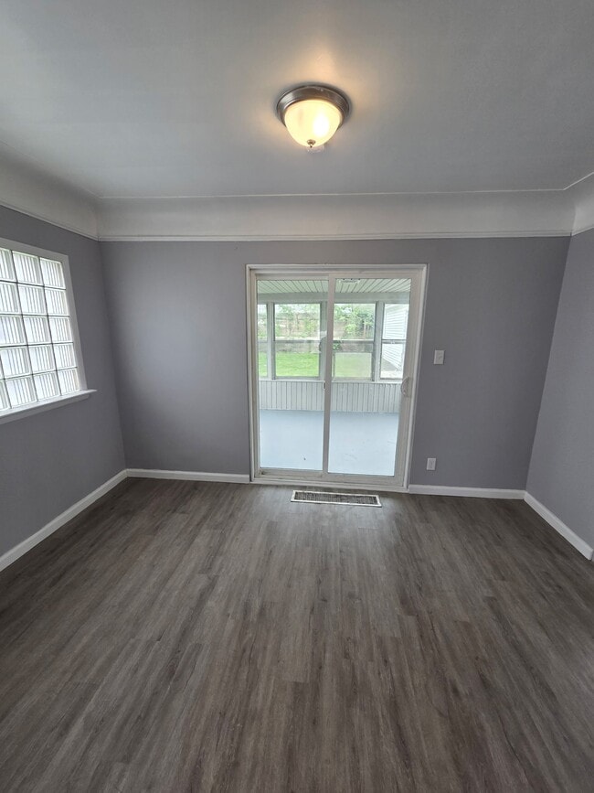 Photo - 2428 Norbert St