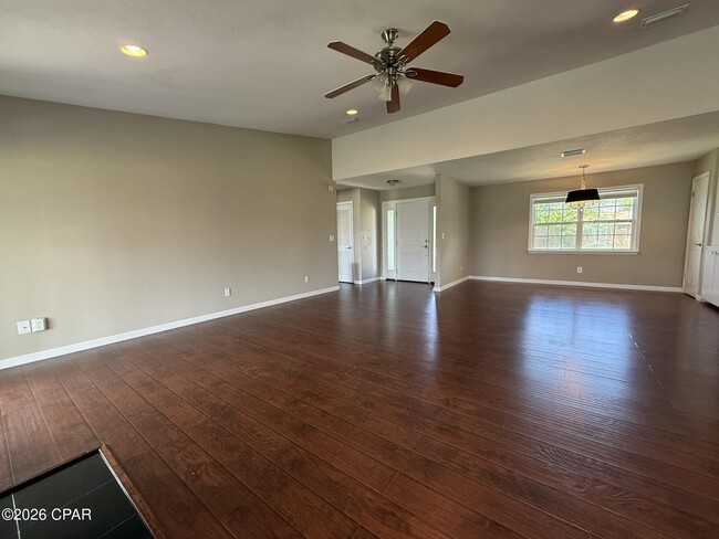 Photo - 101 Saratoga Pl