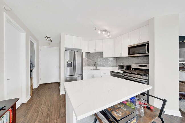 545 N Dearborn St Unit 2510