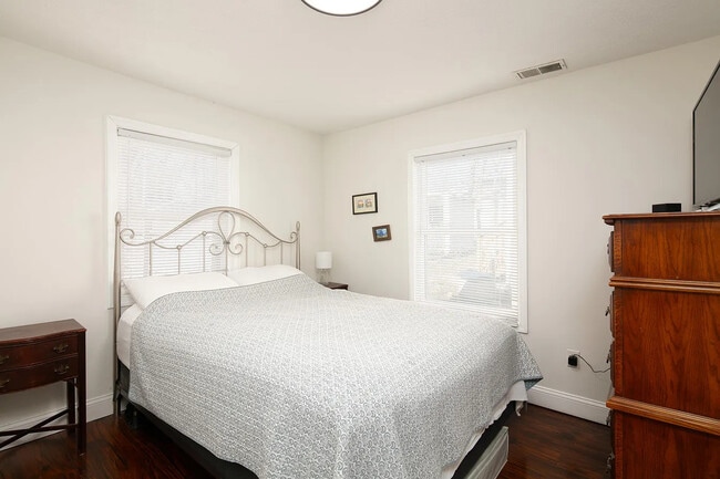 Photo - 317 Douglas Ct