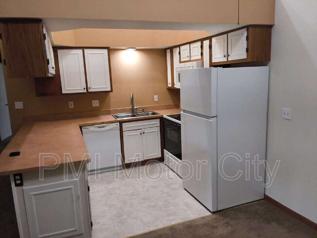 Photo - 30512 Oakridge Manor Dr
