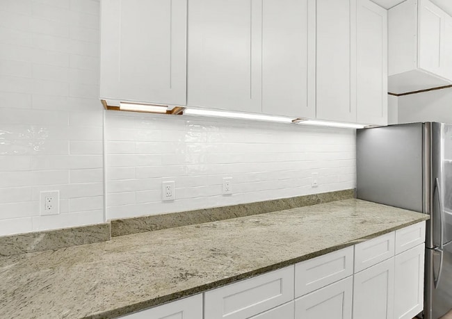 Photo - 523 Windsor St