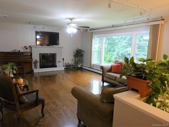 Photo - 23 Pasture Ln