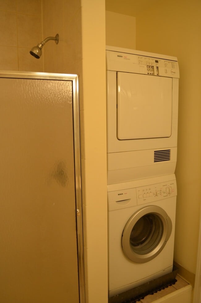 Photo - 2407 North Kennicott Drive Unidad Greenbrier