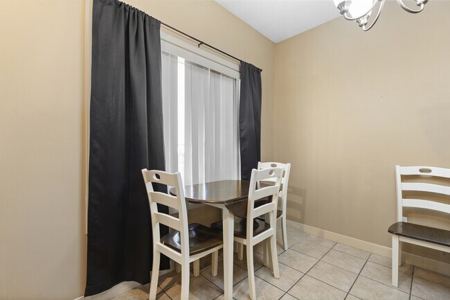 Photo - 9205-9293 93 Ave Unit 102