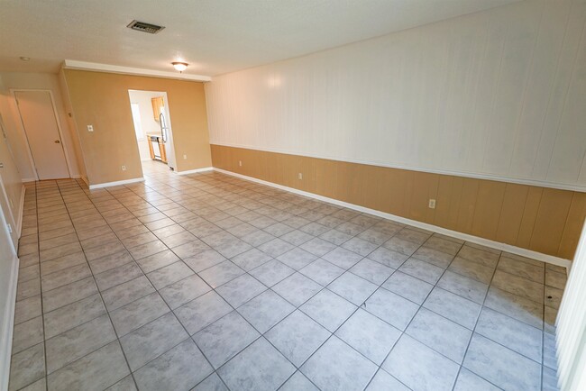 Photo - 2325 W Pensacola St