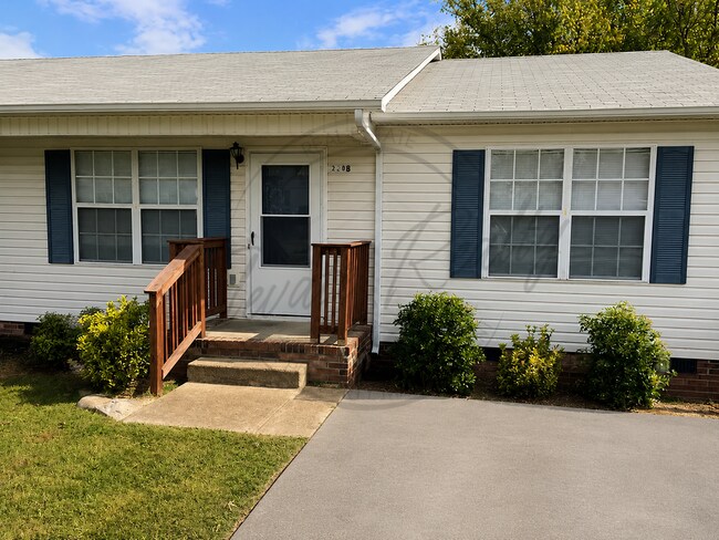 Building Photo - 220 Nowlin Dr