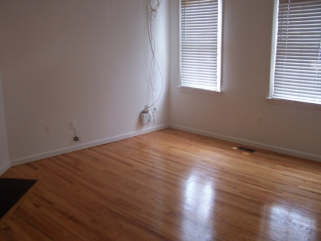 8 Union St