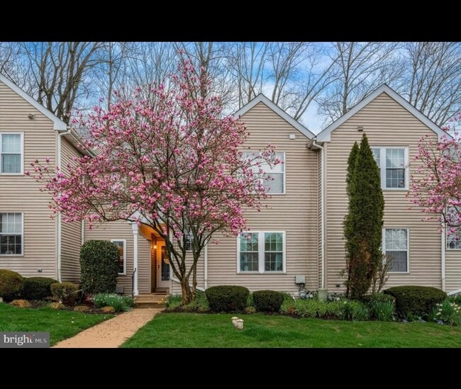 Building Photo - 338 Cashel Ct Unit 338 Cashel