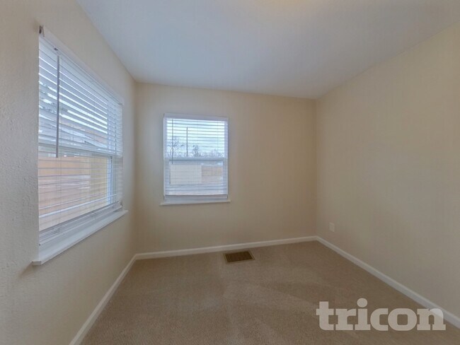 Photo - 1364 Ironton St