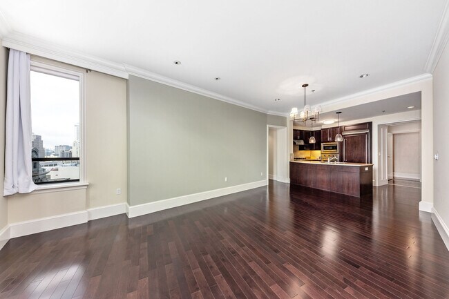 Photo - 690 Market St