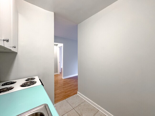 Photo - 429 W Wellington Ave Unit A01K