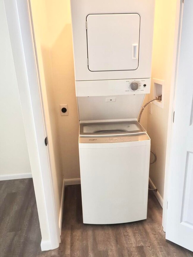 Brand new Whirlpool stackable washer/dryer - 1619 Mansfield St Unit #1