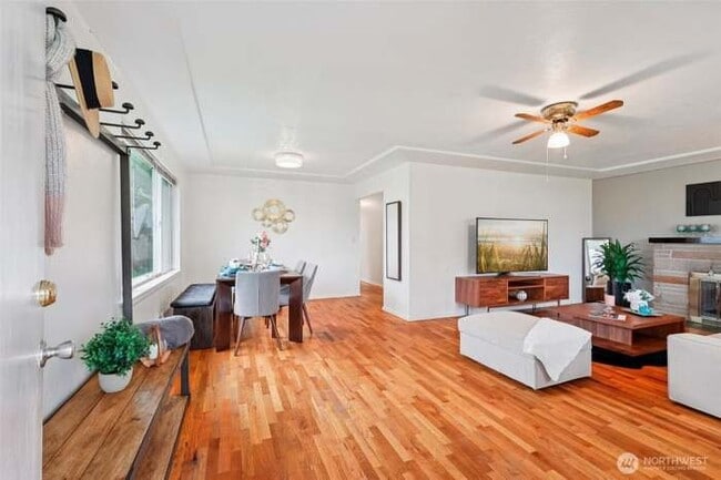 Photo - 10316 Becker Dr SW