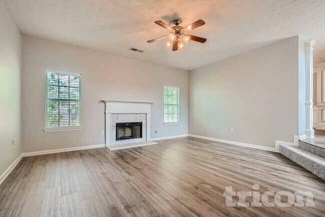 Photo - 552 Howell Dr