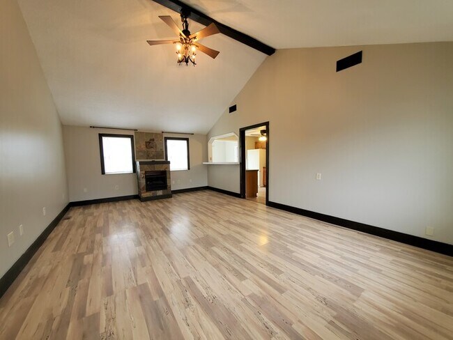 Photo - 1915 Little Ave