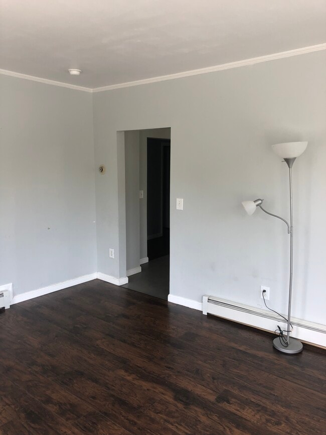 289 Broadway Unit 3