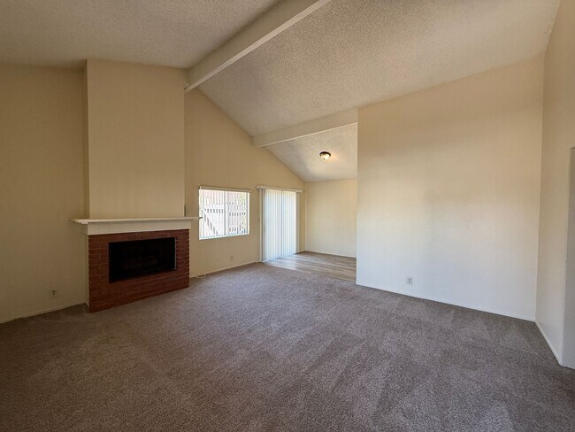 1230 Hull Pl Unit 1