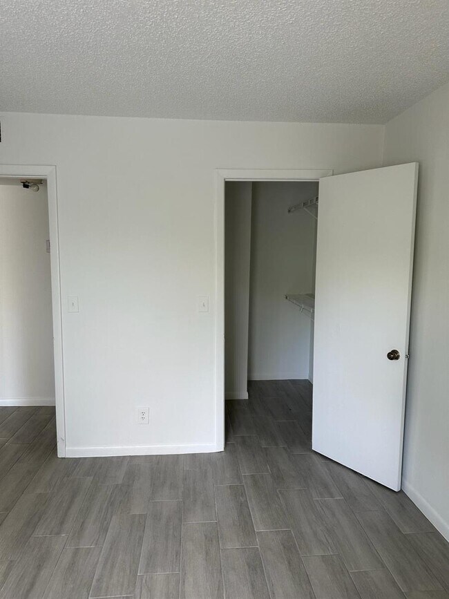 Photo - 1846 Abbey Rd Unit 204