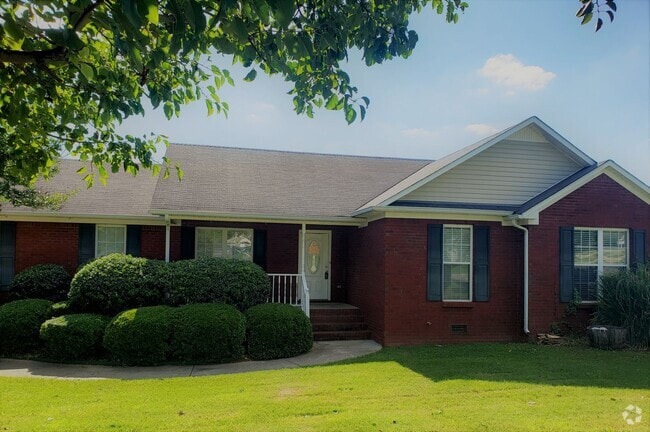 Building Photo - Rent Ready in New Market Rental