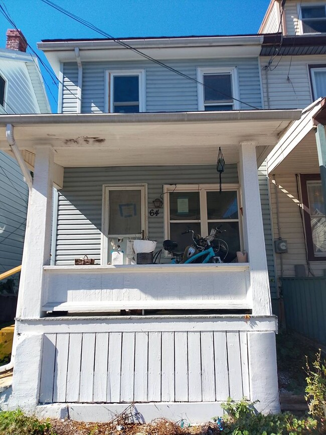 Building Photo - 64 S Front St