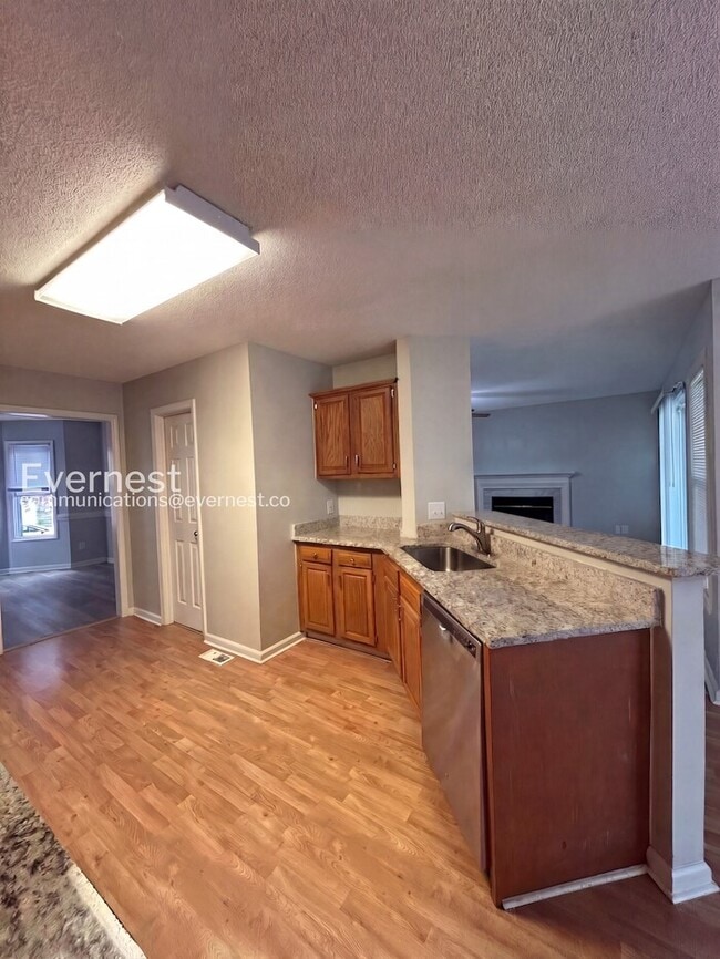 Photo - 1356 Mistletoe Ridge Pl NW