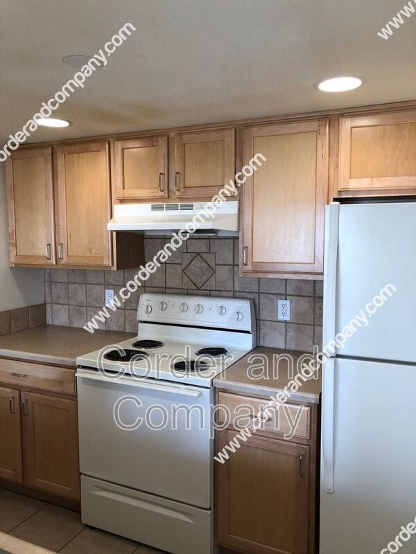 Photo - 13226 Candelaria Rd NE