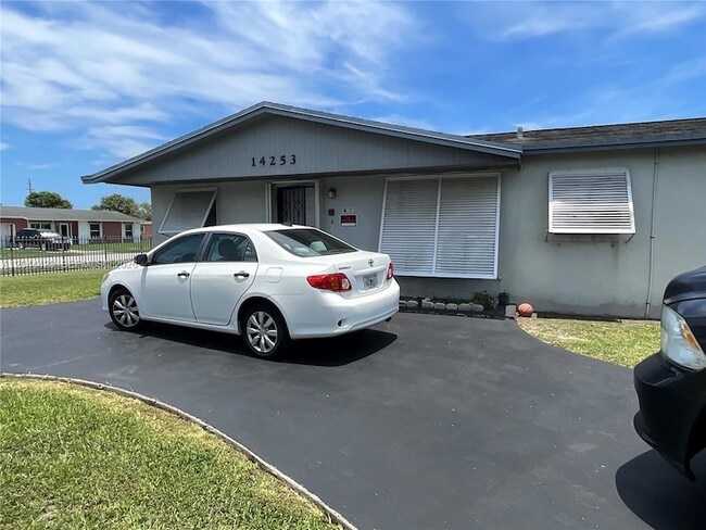 Building Photo - 14253 SW 107th Pl