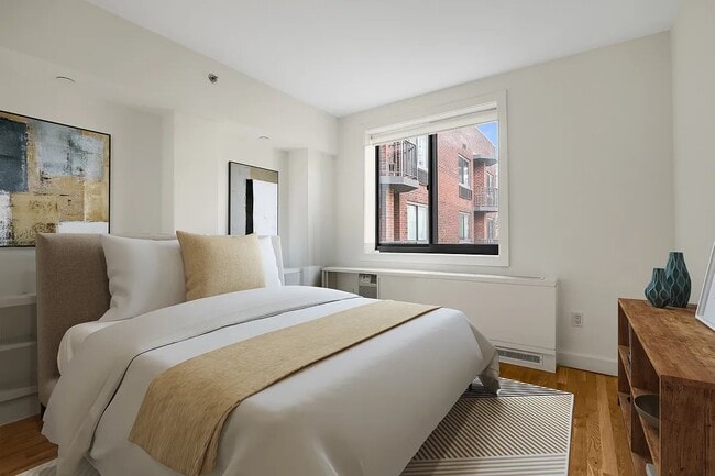 101 W 15th St Unit 511