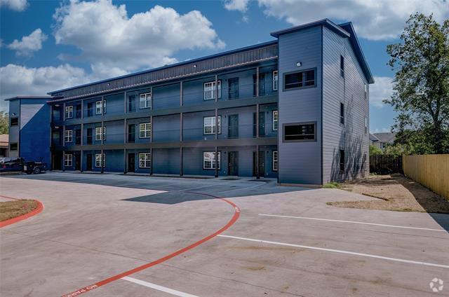 Building Photo - 2290 W Tarleton St Rental
