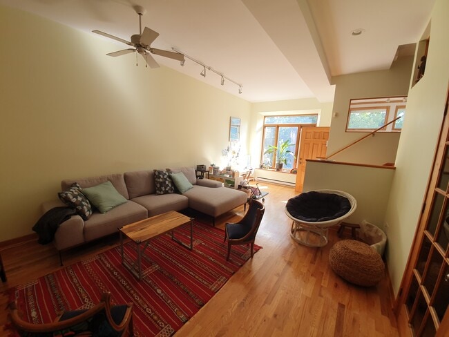 Photo - 4087 Av Laval Unit 4087 Av LAval