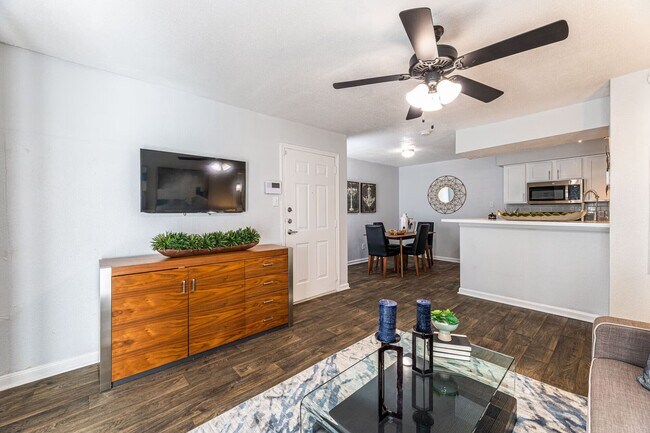 Photo - This Deal Gives You Something Back Unit LAC1