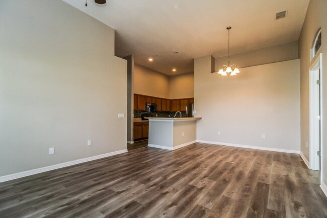1925 Island Walk Dr