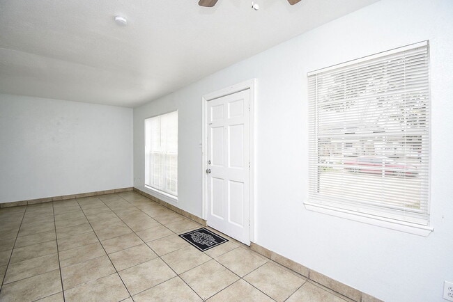 Photo - 5154 Markwood Ln