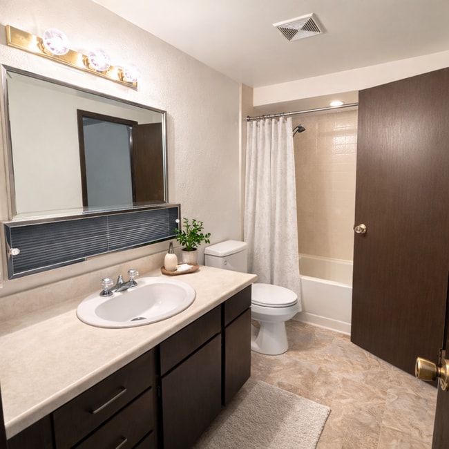 Photo - 2121 E Upriver Dr