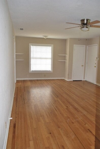 Photo - 1419 Broadway St