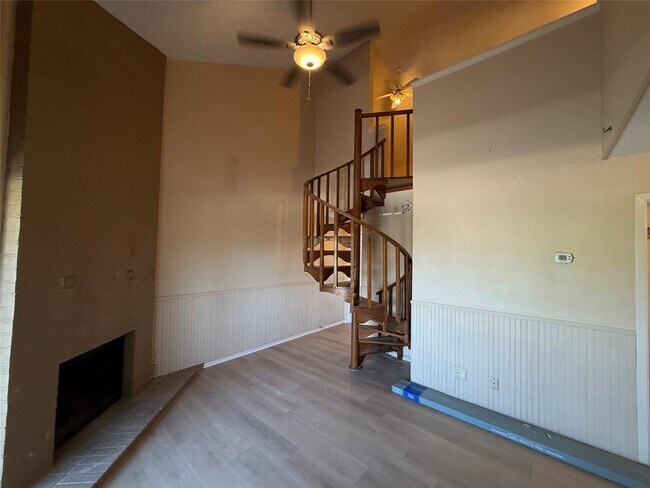 Building Photo - 2500 Burleson Rd Unit 221