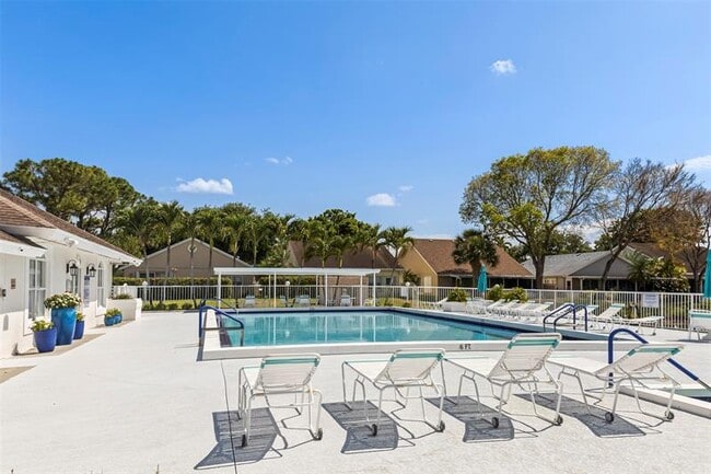 Photo - 13851 Oneida Dr Unit H1