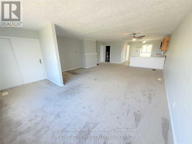 Photo - 255 Bayview Ave